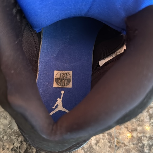Air Jordan 5 retro Black and Blue Air Jordan Sneakers EUC 5.5Y - Picture 15 of 16